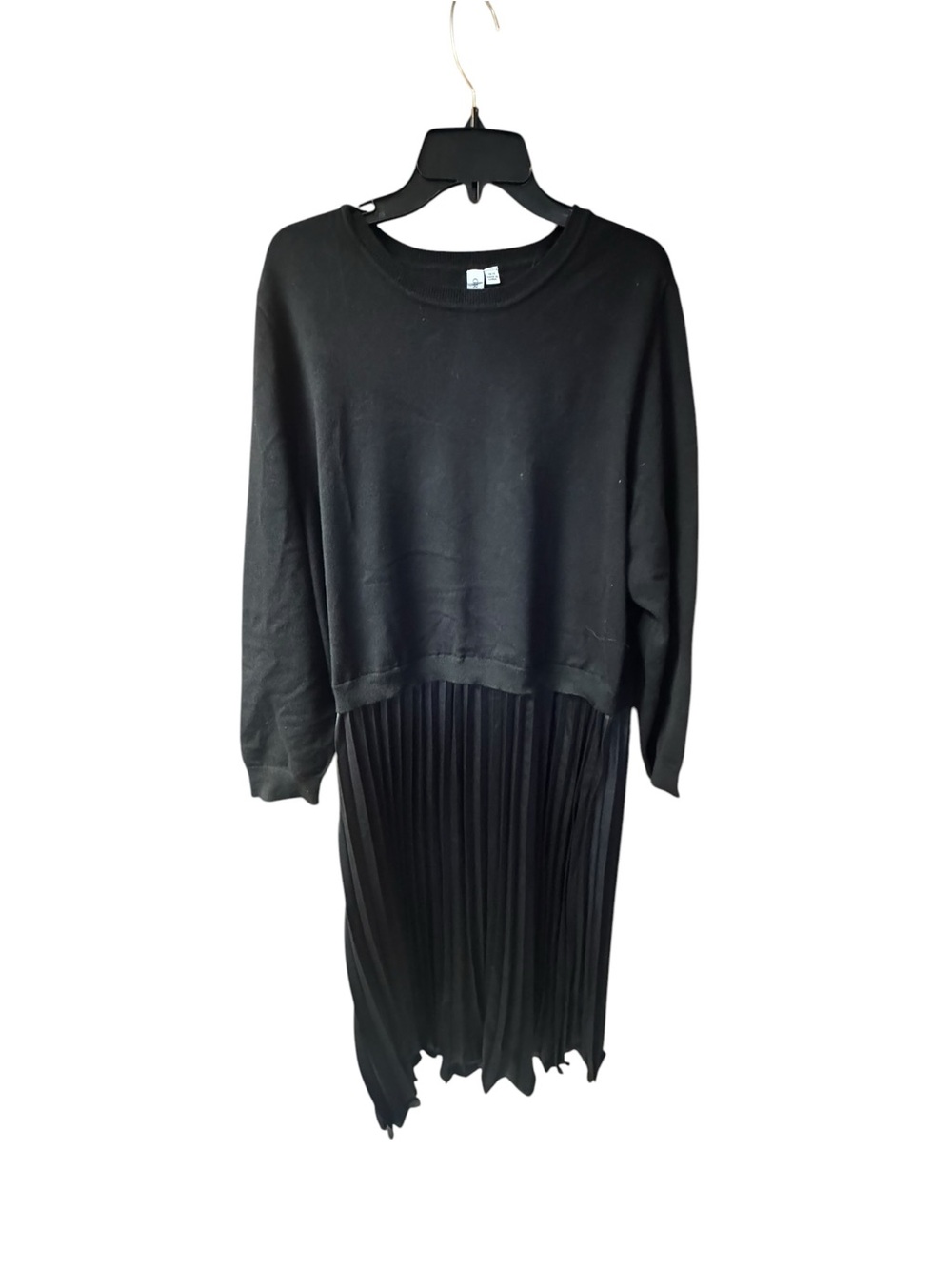 Black Pleated Hem Long Sleeve Dress